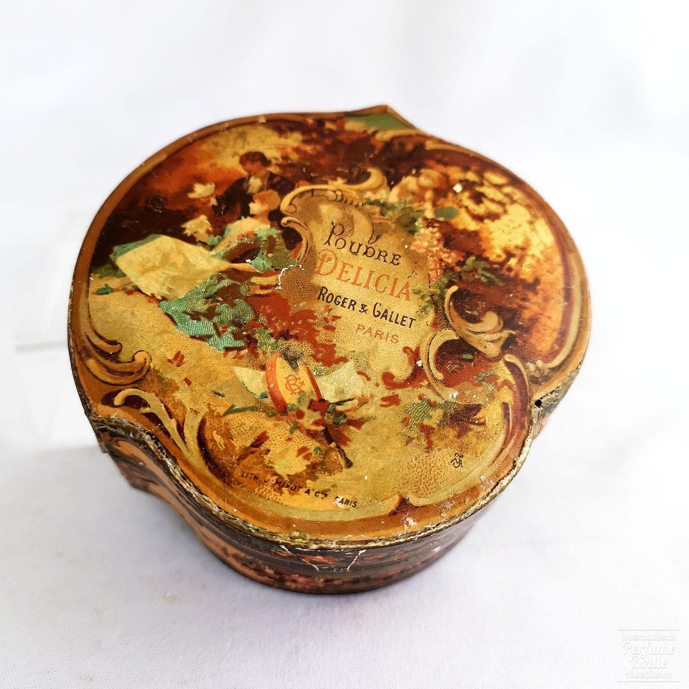 "Delicia" Powder Box by Roger et Gallet
