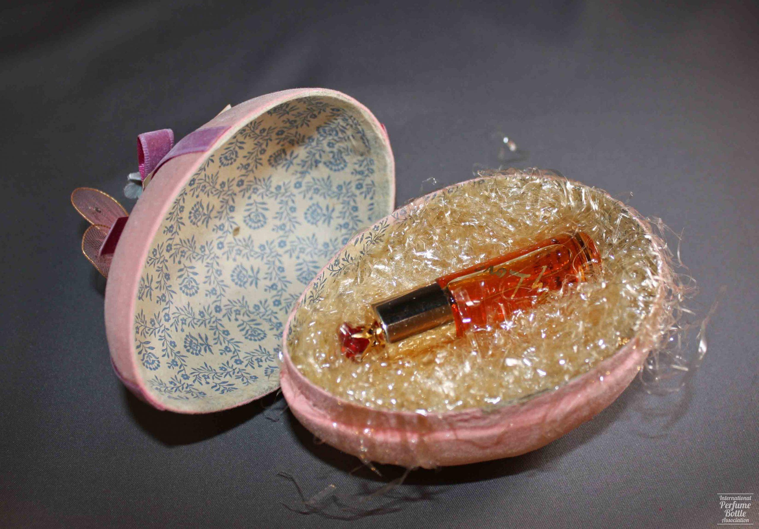 "My Love" Easter Egg Presentation by Elizabeth Arden