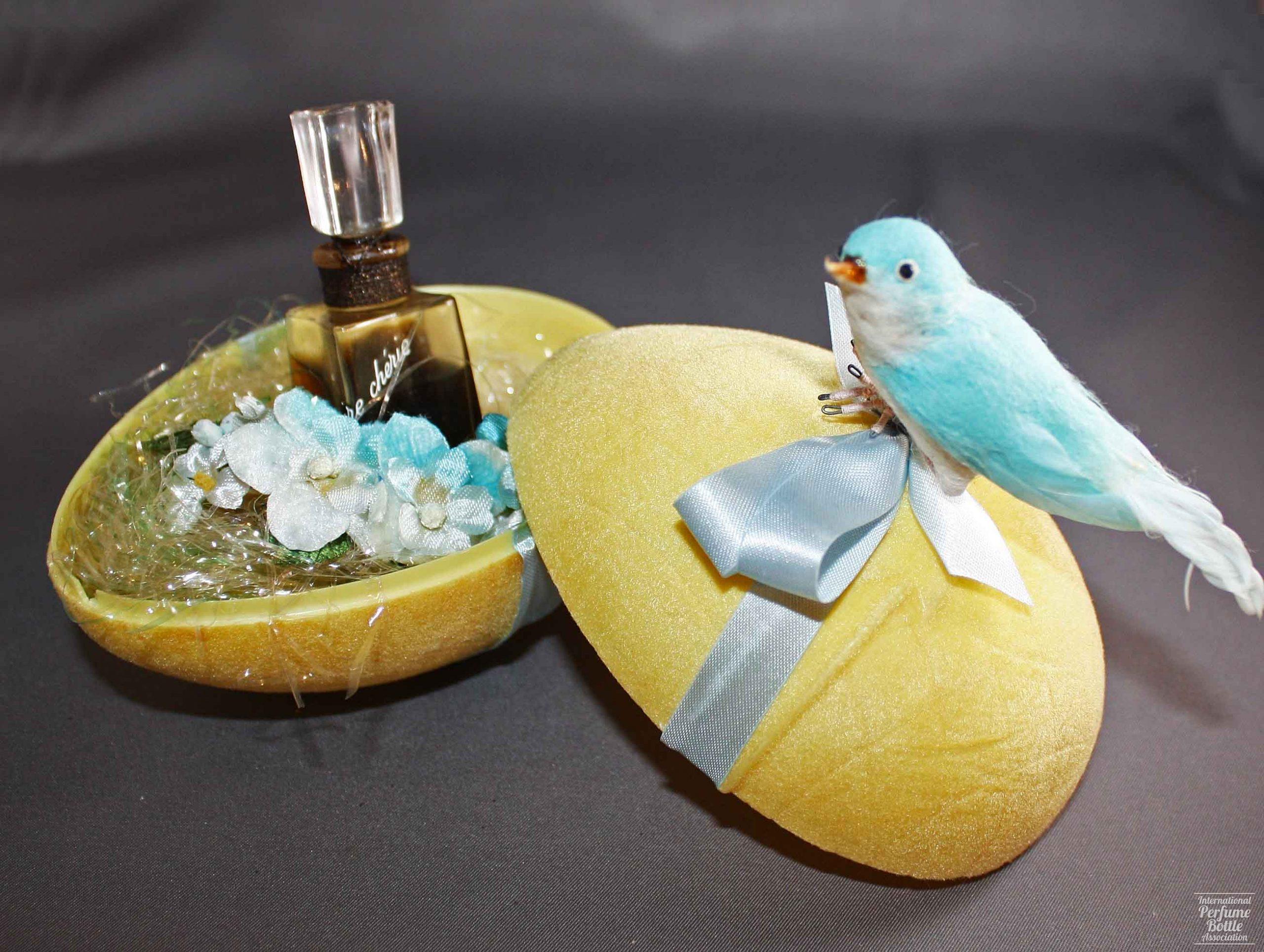 “Mémoire Chérie” Easter Egg Presentation by Elizabeth Arden