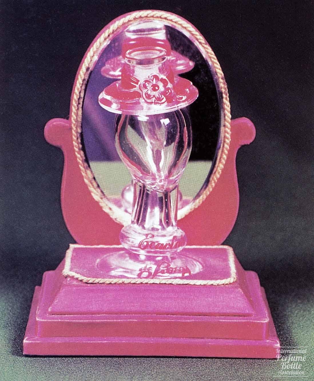 "Ecarlate de Suzy" by Suzy Vanity Mirror Presentation