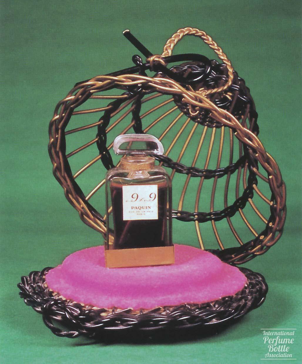 "9x9" Music Box Presentation by Paquin